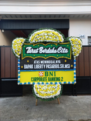Papan Bunga Duka di Rambung Barat