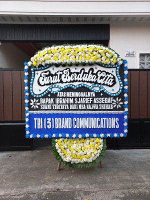 Papan Bunga Duka di Rambung Barat